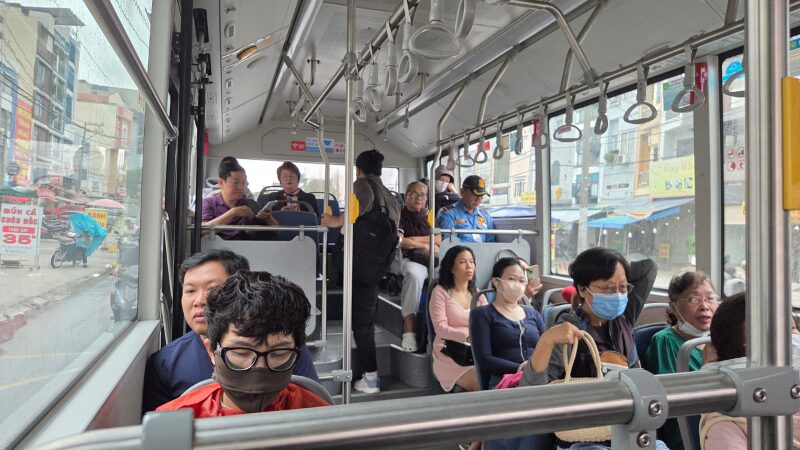 ダナンのローカルバスの中のようす