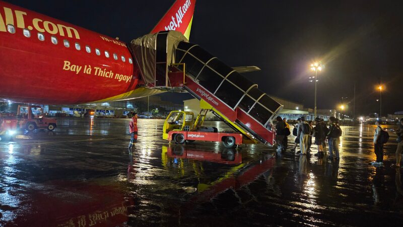 ベトジェットエアは滑走路から直接乗り込む＆降りるケースが多い