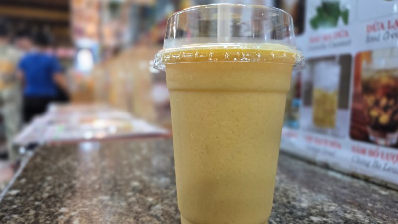 ベンタイン市場のマンゴースムージー